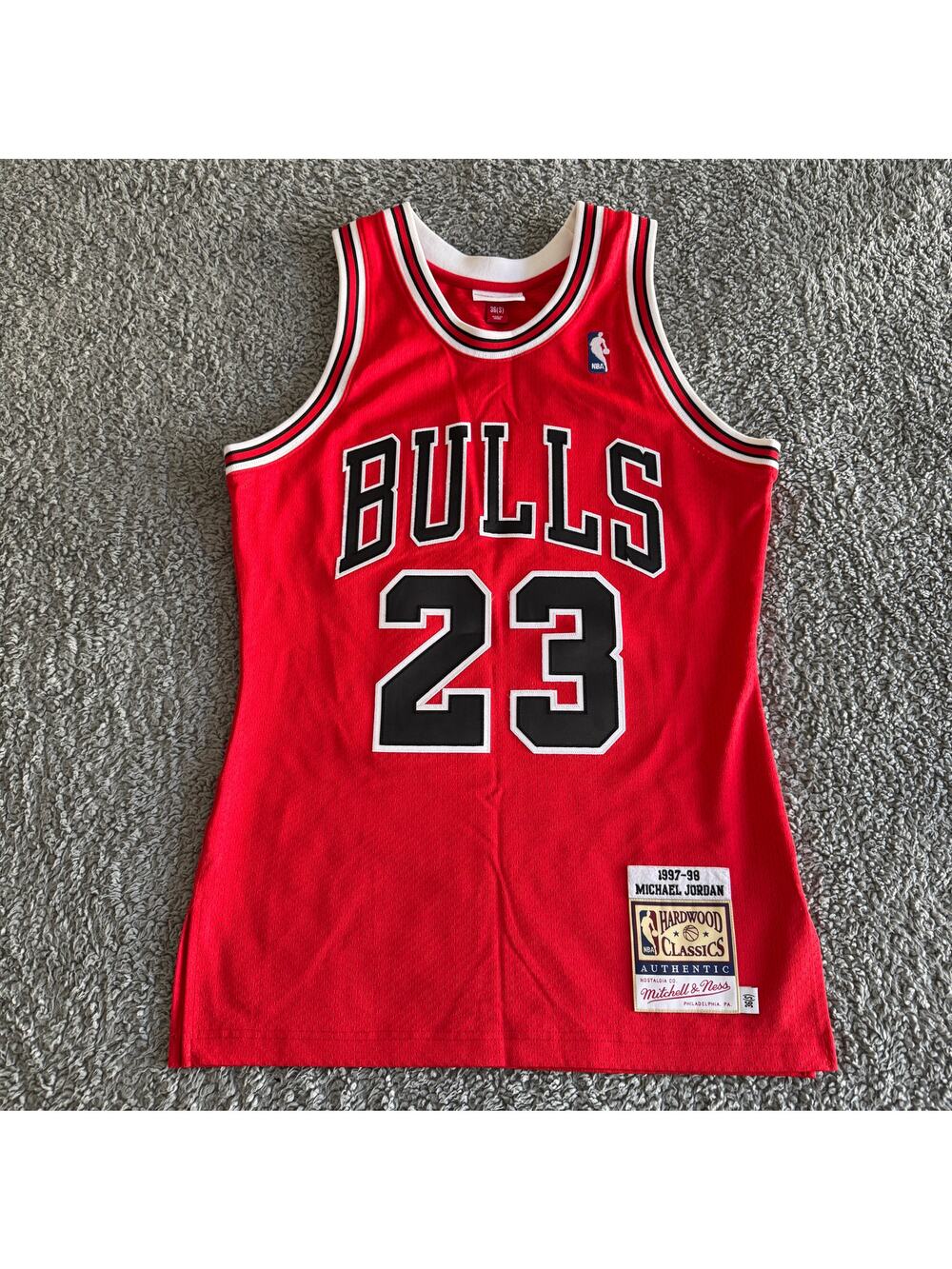 100% Authentic Mitchell & Ness NBA Chicago Bulls Michael Jordan 97-98 Jersey 36